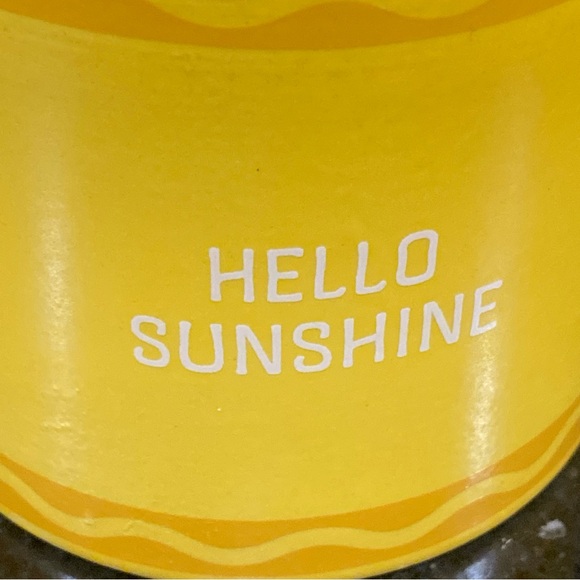 Crayola Fresh Bamboo Scent “Hello Sunshine”6.3-oz. Candle Jar- Yellow - Picture 7 of 8
